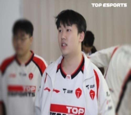 莱切迎战乌,迪内斯预告,关键球员继,开云赞助,体育品牌赞助,赛事合作资讯,足球赞助平台,体育营销信息